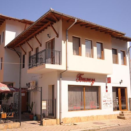 比瑞家庭酒店 特里亚夫纳 外观 照片